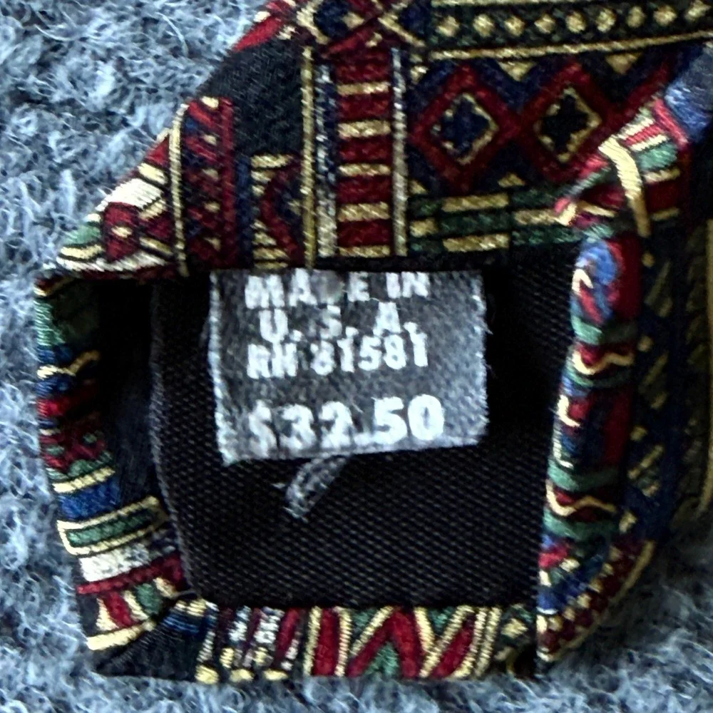Metropolitan Museum‎ of Art Mens Silk Tie Geometric Tapestry Red Green Black USA